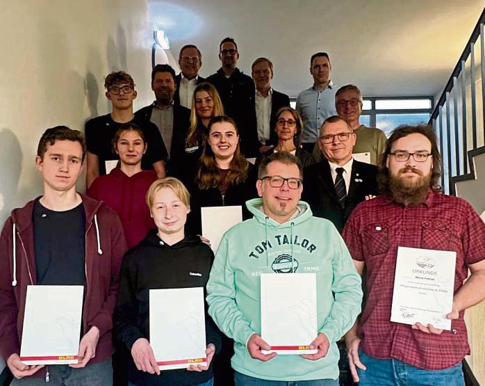 Die DLRG-Ortsgruppe Lippstadt nutzte die Jahreshauptversammlung, um verdiente Mitglieder zu ehren.
