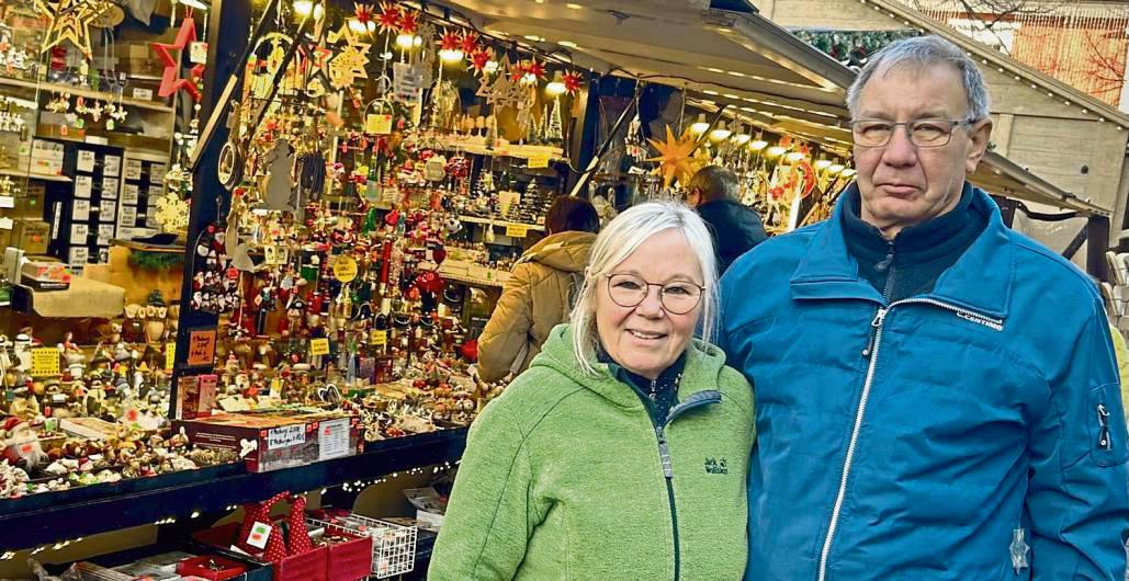 Es begann in Soest, es endet in Soest – dafür haben sich Birgit und Helmut Bolte bewusst entschieden. Noch bis zum 22. Dezember werden die beiden hier ausstellen, bevor sie ihren Stand zum letzten Mal abbauen. Foto: Tamara Buckenauer
