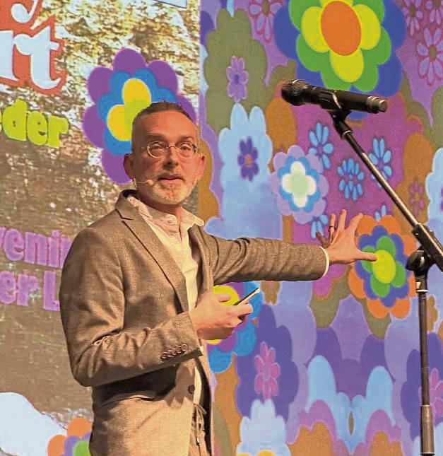 Mehr als nur ein Abend über Musik: Stefan Weiller präsentiert eine Hommage an das Leben. Foto: Wibke Bußmann