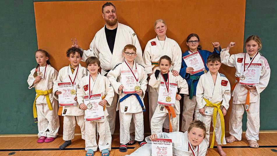 Ihr Können auf der Matte zeigten auch die Nachwuchs-Judoka der BSG Benninghausen beim Lippe-Pokal-Turnier und brachten viele Medaillen mit nach Hause.