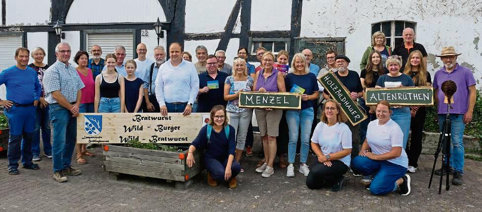Die Anwohner der Niederen Straße und einige Rüthener Ortsteile haben sich für die Besucher des Stadtjubiläums allerhand einfallen lassen. Foto: Bsdurek
