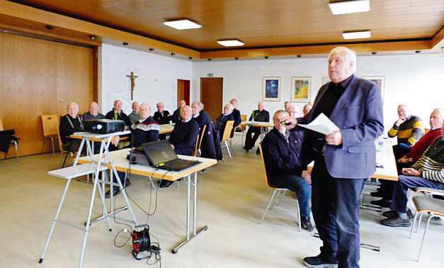 Karl Dietz referierte über den Mühlenbach. Foto: Mues