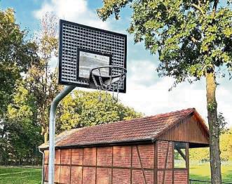 Der SC 84 Mettinghausen hat mit Förderung einen Streetballständer errichtet.