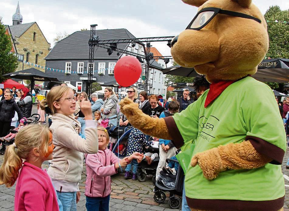 Die gute Stube der Stadt ist voll von Menschen. Sie sind es schließlich auch, die die Stadt ausmachen. Fotos: Ulrike Dietz