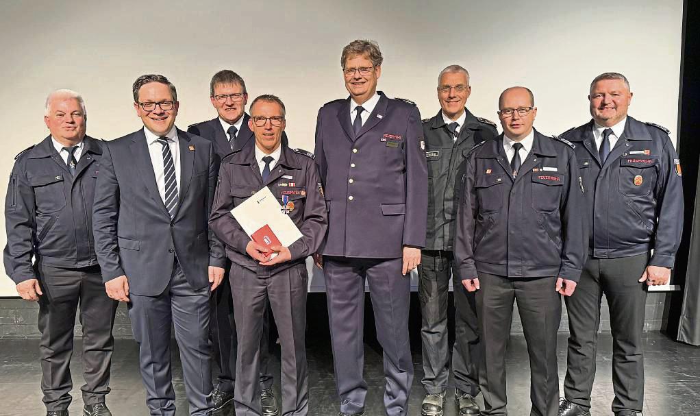 Bei der Verabschiedung (v.l.): Stephan Köchling, Hendrik Henneböhl, Ralf Schwane, Ralf Wiese, Thomas Wienecke, Meinhard Reinecke, Thomas Steinkamp und Hubertus Büse. Foto: Meyer