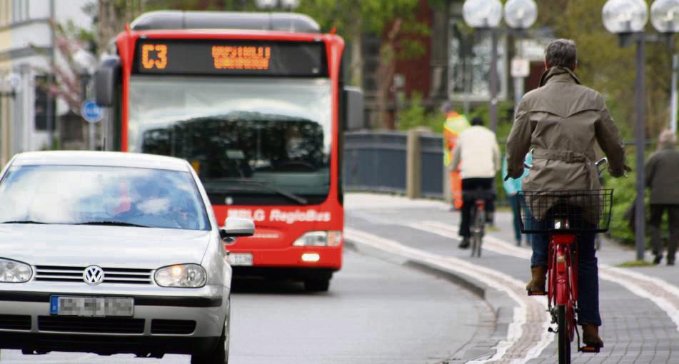 Kurze Wege, große Wirkung: In der Lippstädter Innenstadt sind viele Alltagsziele wie Supermärkte, Schulen und Arztpraxen bequem zu Fuß oder mit dem Fahrrad erreichbar – ein Beispiel für die Idee der „15-Minuten-Stadt“. Foto: Niggenaber
