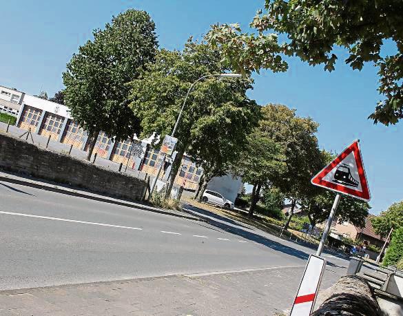 In Feuerwehrhausnähe ist der Bahnhof angedacht.