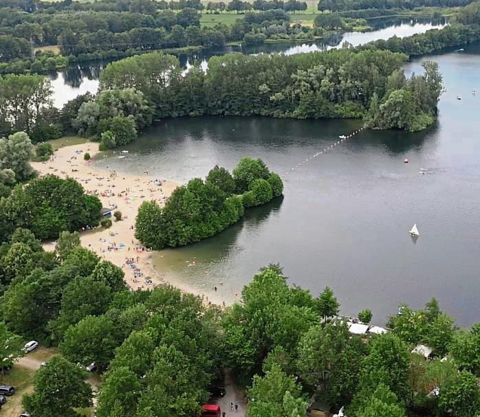 Vieles ist am Alberssee verboten, etwa das Shisha-Rauchen oder Schnaps-Trinken. Auch das Zelten und Übernachten im Wohnmobil ist nicht erlaubt.