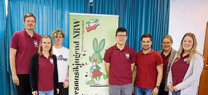 Der neue und zugleich alte Vorstand der Kreismusikjugend (v.l.): Christoph Kukuk (Vorsitzender), Britta Ruholl (Geschäftsführerin), Nico Struchholtz (Schriftführer), Torben Bartsch (Beisitzer), Timo Dünschede (Beisitzer), Madeleine Wicker (stellvertretende Vorsitzende) und Laura Wiek (Pressesprecherin). Foto: Bunte