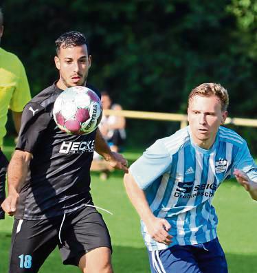 Der SC Lippstadt (schwarze Trikots) sucht noch die richtige Balance. Foto: Feichtinger