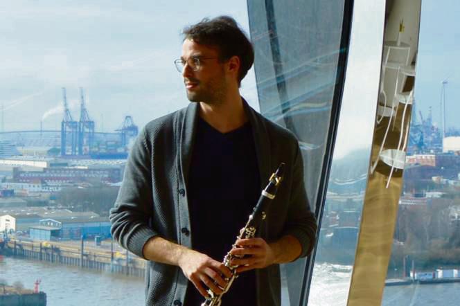 Patrick Hollrich (Klarinette, Foto) kommt mit seinen beiden Kollegen Mario Häring (Klavier), Alexandre Castro-Balbi im Rittergut zum Bawandi-Trio zusammen.