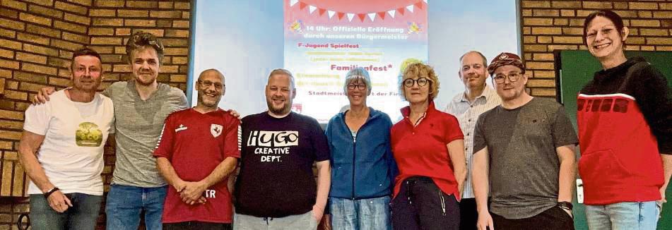 Die Planungsgruppe von Westfalia Erwitte hat die Weichen gestellt und freut sich auf die offizielle Einweihung der neuen Sportanlage, die am Donnerstag unter anderem mit einem Familienfest über die Bühne geht.