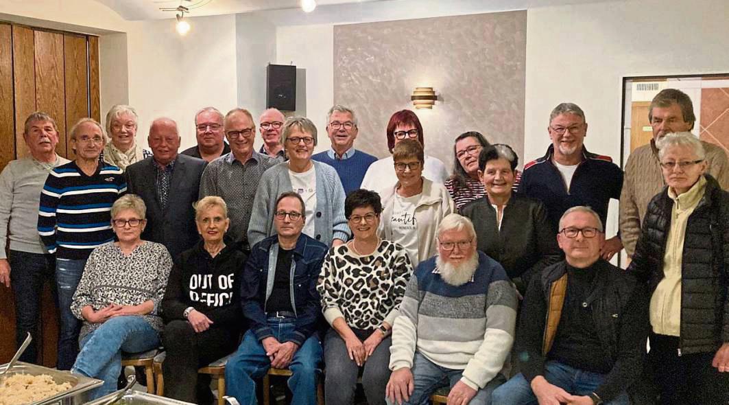 Die Klasse setzte sich einst aus Schülerinnen und Schülern aus Esbeck, Dedinghausen, Rixbeck, Hörste, Mettinghausen und Bökenförde zusammen.