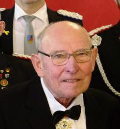 Franz-Josef Blanke wurde mit dem großen Verbandsorden der Soldatenkameradschaft ausgezeichnet. Foto: Johannes Büttner