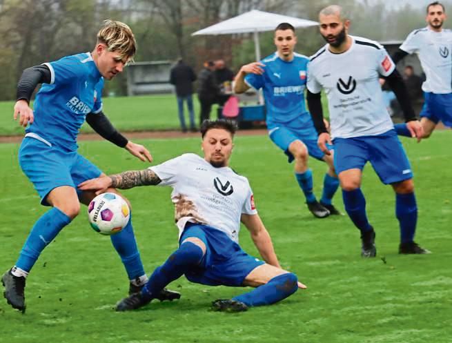 Eine 1:3-Heimniederlage kassierte Internazionale (in Weiß) gegen den TuS Lippperode II. Foto: Uwe Feichtinger