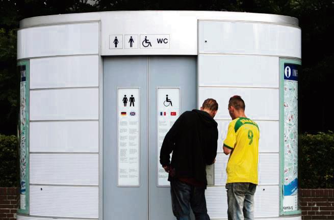 In einigen deutschen Städten gibt es bereits selbstreinigende Toiletten – Erwitte soll nun folgen. Foto: dpa