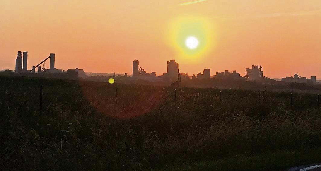 Die Zementwerke sind nur eins von vielen großen Wirtschaftsunternehmen in Erwitte – letztere spülen der Stadt nun unerwartet viel Geld in die Kassen. Archivfoto: Ulrike Dietz