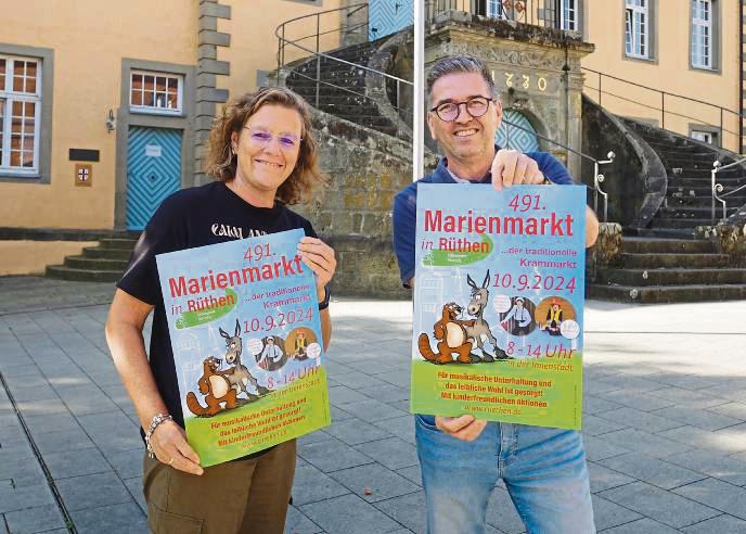 Stecken mitten in den Vorbereitungen: Elke Wenge und Klaus-Dieter Hötte vom Tourismusbüro. Fotos: Bsdurek