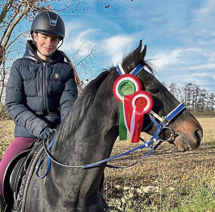 Vize-Westfalenmeisterin im Distanzreiten: Tamina Lenhard aus Erwitte und ihr Pony „Kleiner König“ freuen sich über einen gelungenen Saisonabschluss.