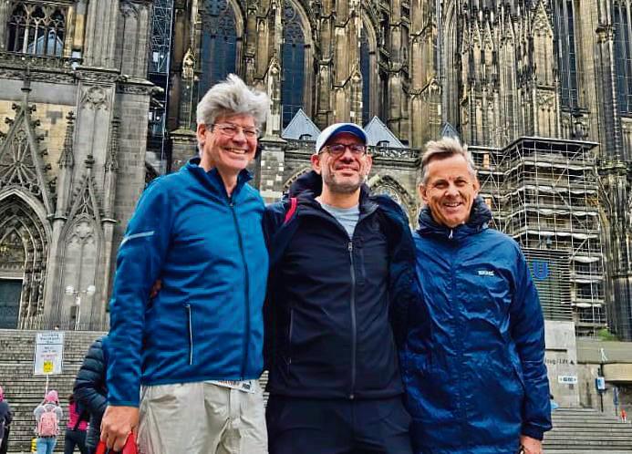 Glücklich, den Halbmarathon in Köln gemeistert zu haben (v.l.): Thomas Weber, Georg Weber und Meinolf Otte.