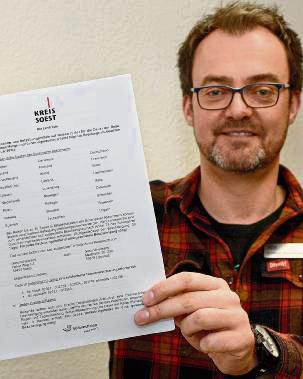 Amtsapotheker Christian Stockebrand weist darauf hin, dass bei Reisen ins Ausland eine Bescheinigung für Medikamente notwendig sein kann. Foto: Kalle (Kreis Soest)