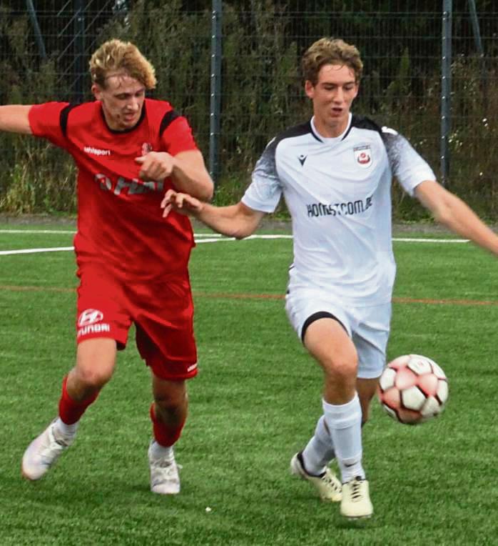 Mit einem Heimspiel gegen den TuS Haltern läuten die A-Junioren des SV Lippstadt (in Weiß) am Sonntag die neue Saison in der Westfalenliga ein. Foto: Dannhausen