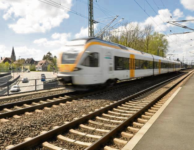 Die meiste Zeit nur noch im Stundentakt: Wegen Personalmangels werden die Fahrten der Eurobahn reduziert.
