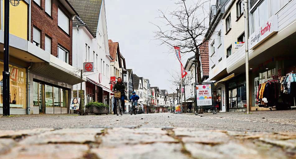 Die Fußgängerzone muss für Kanalsanierungen sowieso aufgerissen werden – und soll dann direkt schöner werden. Foto: Dietz