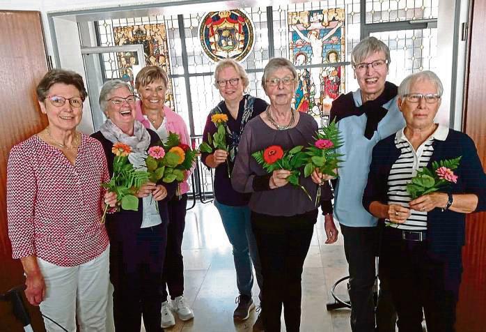 Die Mitglieder der Caritasgruppe feierten Geburtstag (v.l.): Christa Sellmann, Marie Wigge, Anette Sellmann (Gemeindeausschuss), Anne Büker, Ursula Hecker, Agatha Ewers-Mönnig und Dorothee Esser.