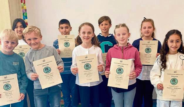Richtig gute Vorleser: Neun Schülerinnen und Schüler nahmen beim Vorentscheid des Charlotte-Habersack-Lesefestivals in der Grundschule Im Kleefeld teil.