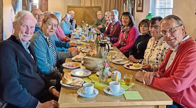 Zum Jubiläumsfrühstück traf sich der Seniorenring des SC Lippstadt im Café Rohlings Deele in Delbrück.