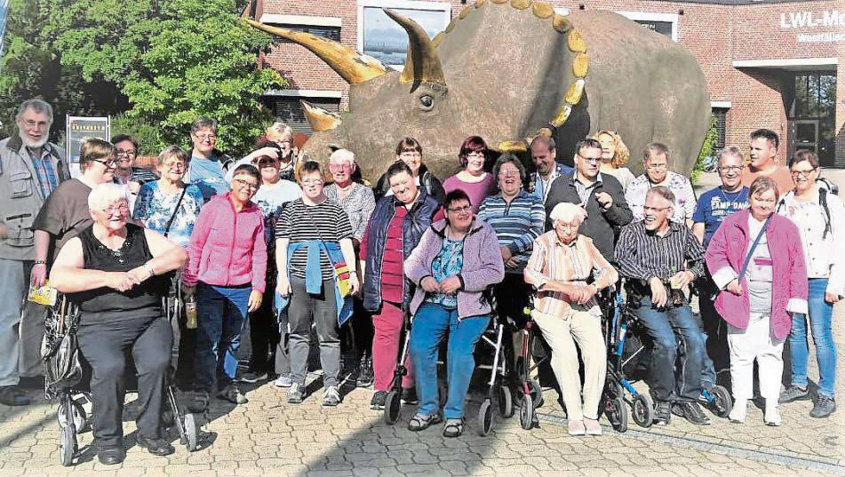 Eine gute Stimmung herrschte während des Ausflugs in den Allwetterzoo Münster im Jahr 2019. Seit seiner Gründung im Jahr 1977 stellt der Arbeitskreis Vergissmeinnicht für Menschen mit Behinderung immer wieder Touren auf die Beine.