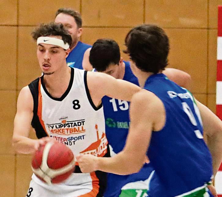 Die Basketballer des LTV Lippstadt (in Weiß) verloren ihr erstes Spiel 2026 in Borken de utlich mit 62:83. Foto: Uwe Feichtinger