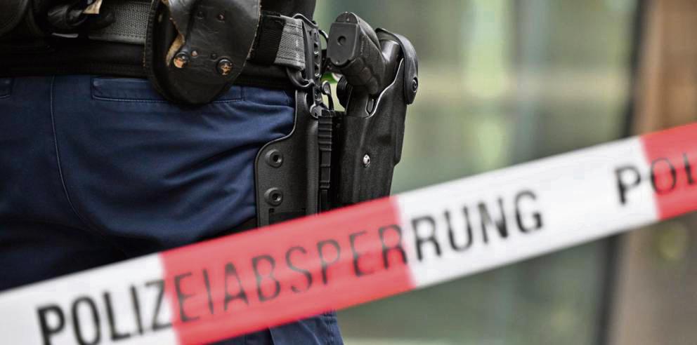 Ein Unbekannter hat am Sonntagabend die Tankstelle an der Bahnhofstraße überfallen, jetzt sucht die Polizei nach Zeugen. Symbolfoto: dpa