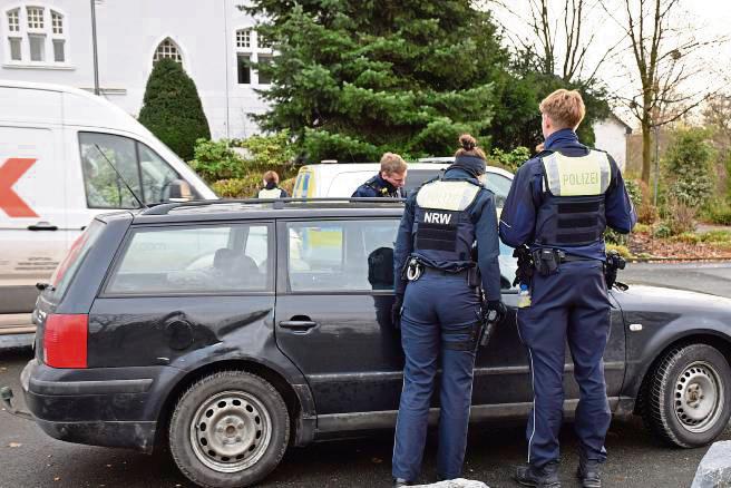 Papiere sowie Verbandskasten und Warndreieck präsentieren mussten fast alle Herausgewunkenen.