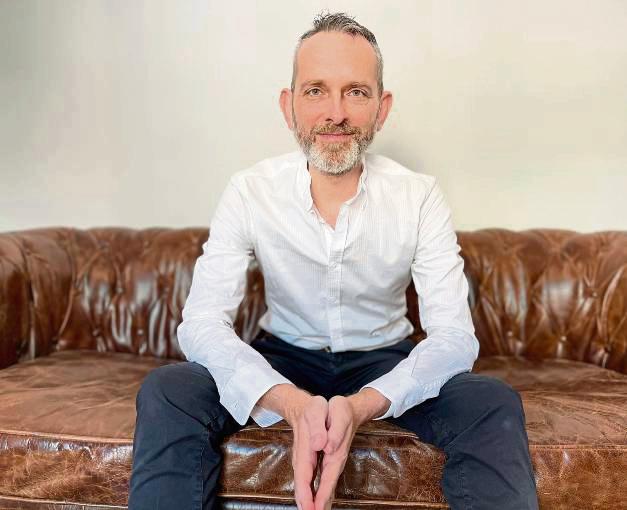 Mit seinem Programm „Letzte Lieder“ ist Stefan Weiller bei der Hospiz-Initiative zu Gast.