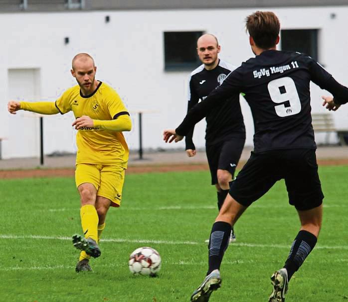 Mit einem Remis endete das Hinspiel zwischen dem SuS Bad Westernkotten und der SpVg Hagen, die bereits als Meister feststeht. Im Rückspiel wollen Jan Penner (l.) und Co. nun voll auf Sieg spielen – müssen sie auch. Foto: Wiegand