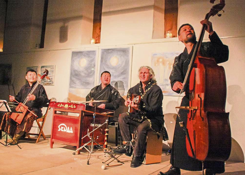 Seit vielen Jahren schon ziehen die kleinen, liebevoll ausgesuchten Veranstaltungen, wie das Konzert des Musik-Ensembles Sedaa, nach Winkhausen. Archivfoto: Wissing