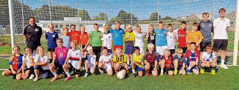 28 begeisterte Fußballkids der Klassen 5 und 6 stellten bei der Sichtungsveranstaltung auf dem Rabenfittich in Geseke unter der Regie von Daniel Brink ihr Talent unter Beweis.