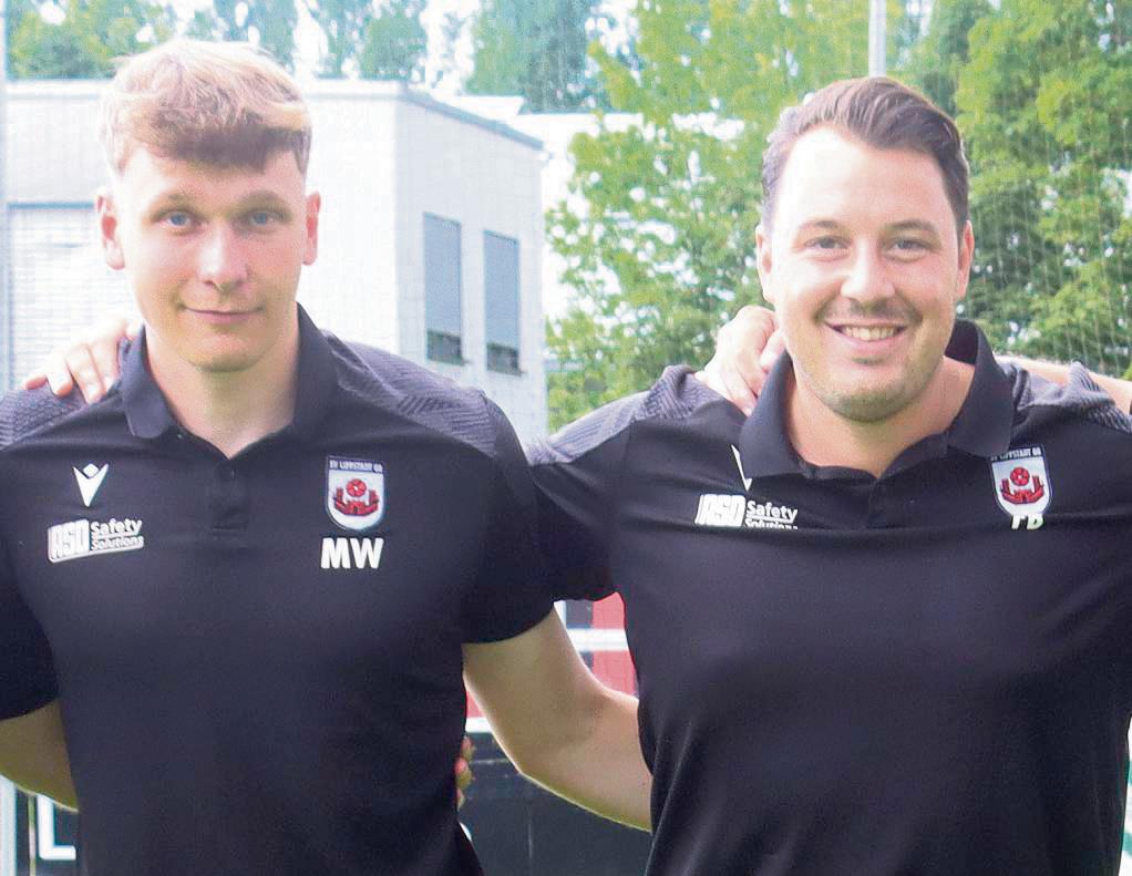 Nach vier Jahren gemeinsamer Arbeit ein Herz und eine Seele beim SV Lippstadt: Chefcoach Felix Bechtold (r.) und sein Assistent Maximilian Wallmeier. Foto: Lütkehaus