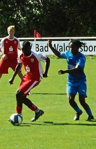 Liga-Neuling SC Lippstadt (in Blau) gibt zum Saisonauftakt der A-Junioren Kreisliga seine Visitenkarte bei der JSG Rüthen ab. Der SV Bad Waldliesborn ist in Lipperode zu Gast. Foto: Dannhausen