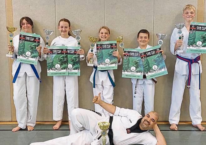 Die Taekwondo-Kämpfer des JSV Lippstadt räumten beim SAW-Cup in Wadersloh ordentlich ab.