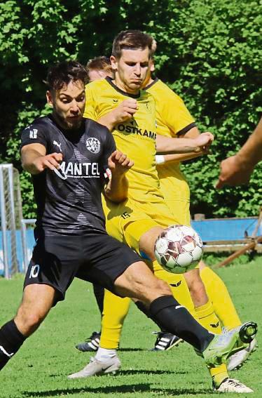 Lukas Traufetter (Gelb) und der SuS Bad Westernkotten wollen den Titel. Foto: Wiegand