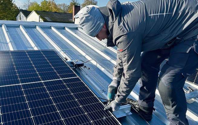 Auch wenn die wirtschaftspolitischen Rahmenbedingungen gerade schwierig scheinen: Lippe-Solar wird seine Installationsleistung aus dem Vorjahr (8 Megawatt/Peak) übertreffen.