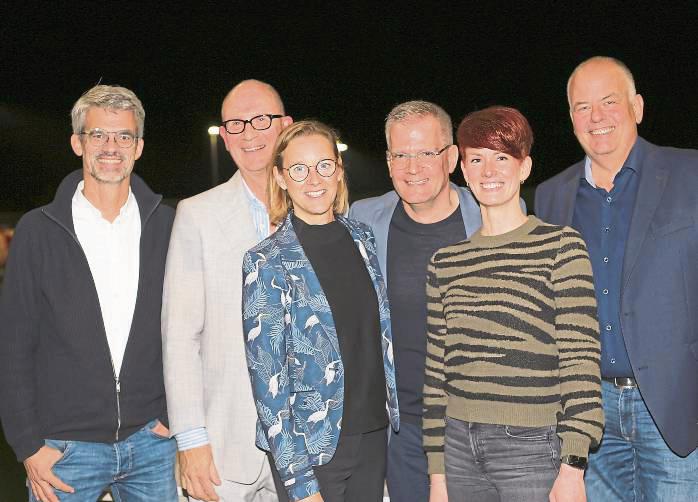 Vorstand und Beisitzer beim Standortforum: (v.l.) Carsten Knepper, Godehard Pöttker, Gabriele Staats, Matthias Wiehen, Stefanie Lönne und Allan Brülle. Foto: Löseke