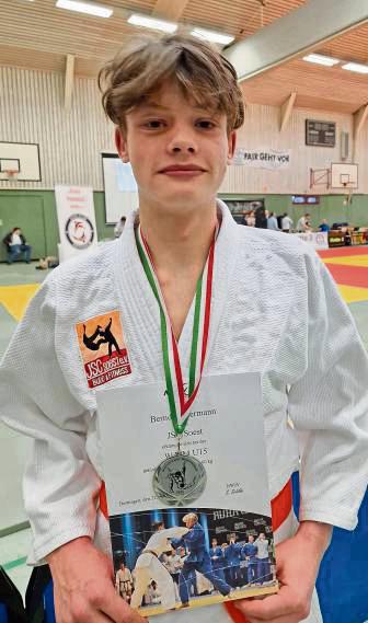 Bernd Hildermann kehrte als westdeutscher Judo-Vizemeister der Altersklasse U15 nach Anröchte zurück.
