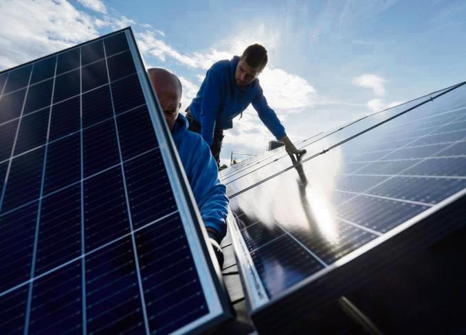 Wer mit einer Solaranlage liebäugelt, sollte sich Fördermöglichkeiten sichern, solange sie noch gelten. Foto: dpa