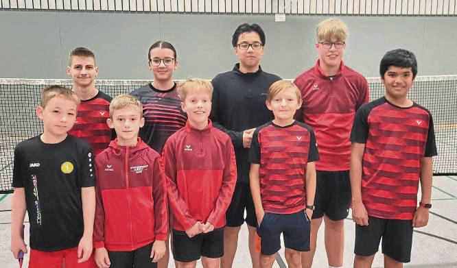 Die Farben des 1. BV Teutonia Lippstadt beim Qualifikationsturnier für die westdeutschen Meisterschaften vertraten Felix Czoske, Meik-Leon Brölemann, Noah Matis, Fabiola Aradini, Noah Winkelnkemper, Tommy Wu, Vincent Becker, Erik Winkelnkemper und Vedha Rengarajan.