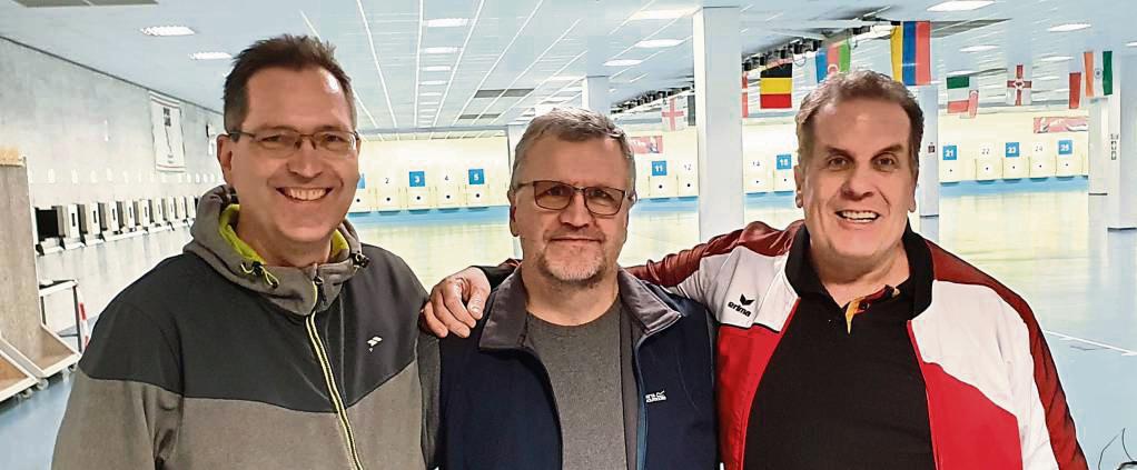 Ein Gold-Trio. Bei den Bezirksmeisterschaften sicherte sich das Team des KKSV Geseke mit (v.l.) Frank Olschewski, Michael Schmitz und Ralf Risse den Titel.