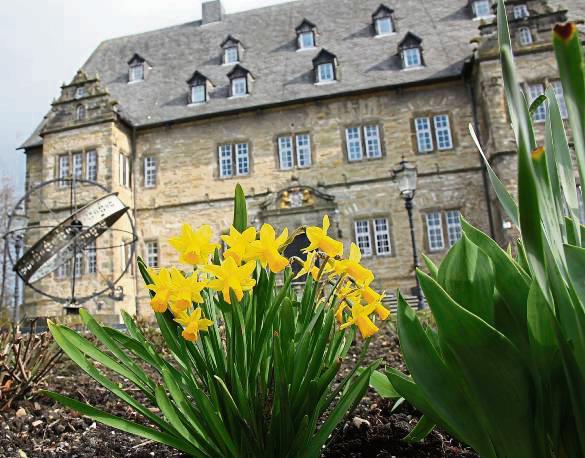 Vor dem Erwitter Schloss erwacht der Frühling. Bald ist auch im Objekt selbst wieder mehr Leben. Foto: Puls